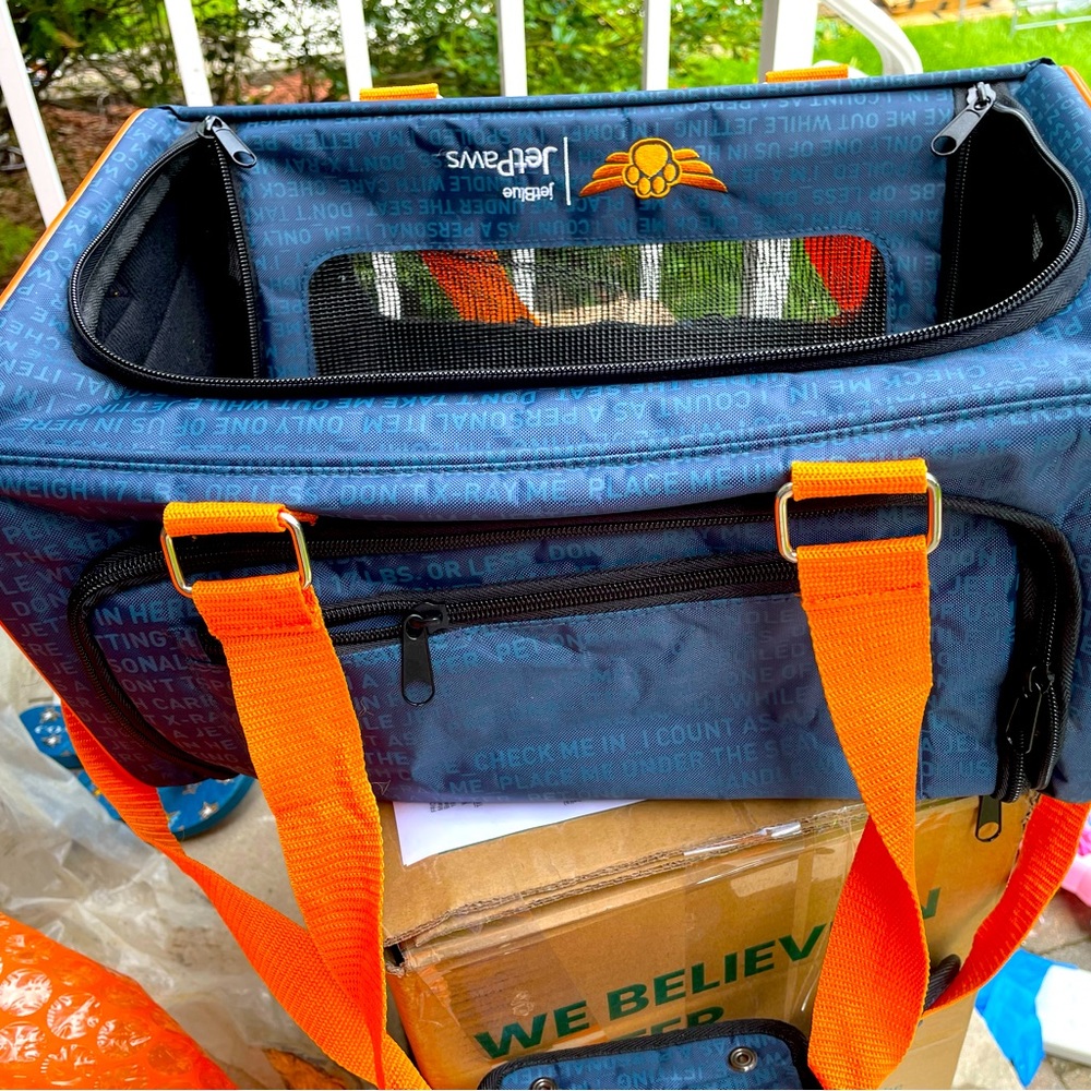 Pet carrier